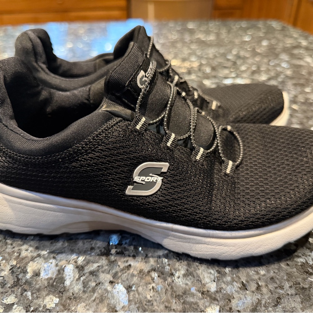 Skechers Woman’s Black Athletic Shoes